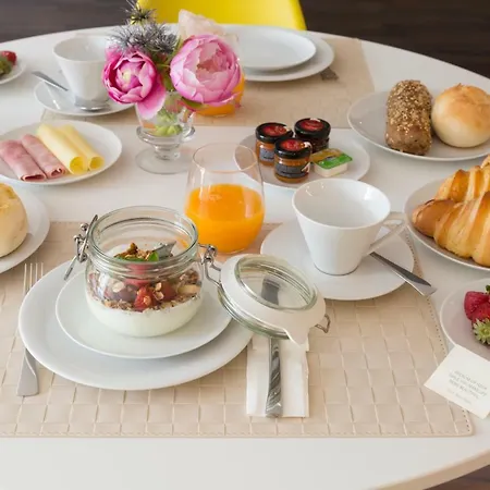 Hello Ceuta Residences شقة